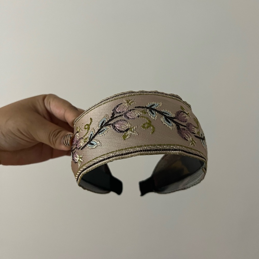 Floral Embroidered Beige Headband